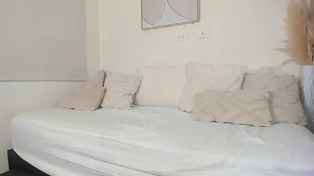 ZOEGARNER01 online show from 01-14-26, 07:17