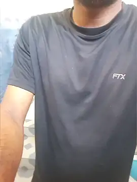 Snapshot of Itsdesi_boy chatting on 04-04-26, 01:01 Itsdesi boy online show from 04-04-26, 01:01