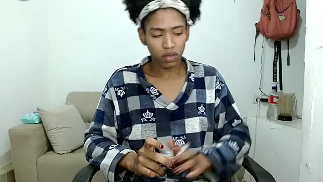 angelamarie1 online show from 11-25-25, 12:44