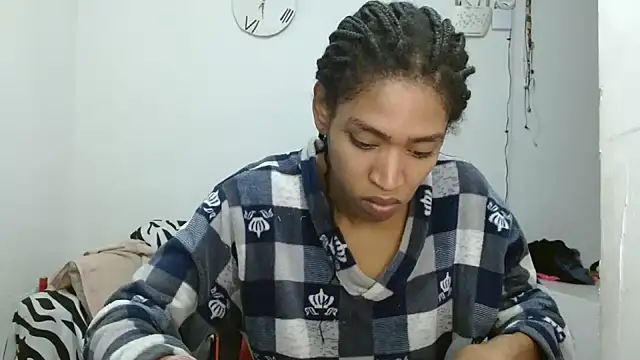 Snapshot of angelamarie1 chatting on 06-10-26, 12:06 angelamarie1 online show from 06-10-26, 12:06
