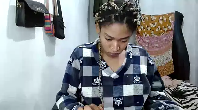 Snapshot of angelamarie1 chatting on 03-09-25, 01:46 angelamarie1 online show from 03-09-25, 01:46