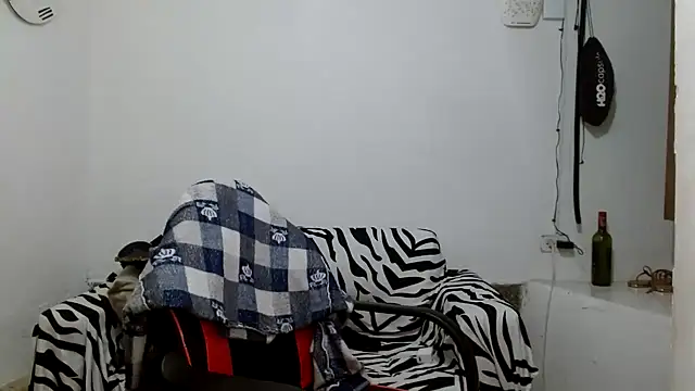 angelamarie1 online show from 04-30-26, 08:57