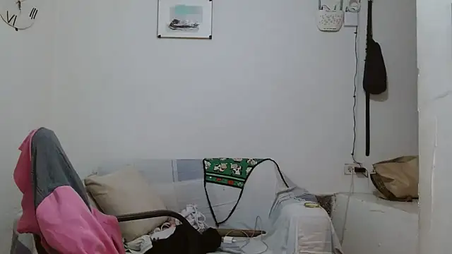 Snapshot of angelamarie1 chatting on 07-11-26, 12:05 angelamarie1 online show from 07-11-26, 12:05