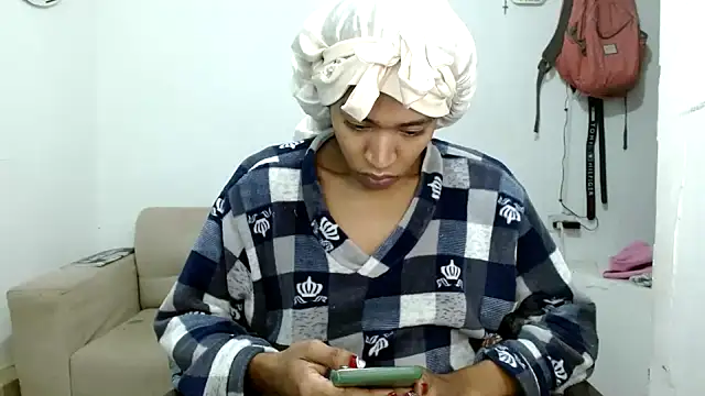 angelamarie1 online show from 12-05-25, 11:20