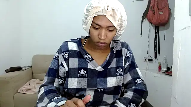 angelamarie1 online show from 12-04-25, 12:42