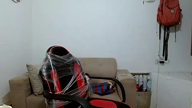 angelamarie1 online show from 12-16-25, 10:41