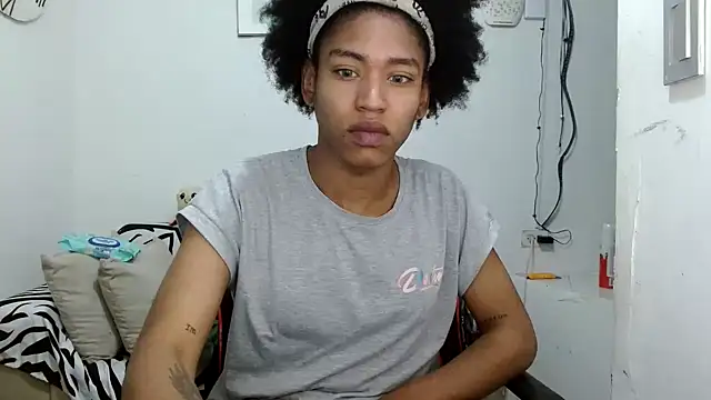 angelamarie1 online show from 02-02-26, 11:37