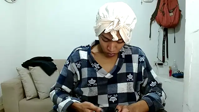 angelamarie1 online show from 12-02-25, 12:51