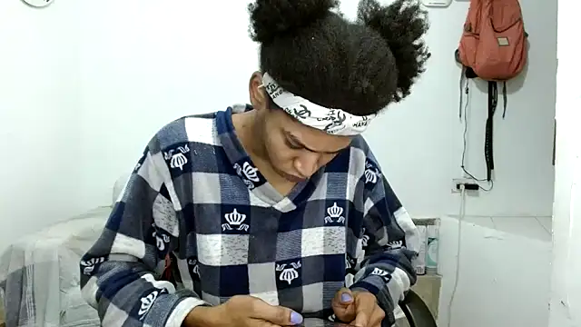 angelamarie1 online show from 10-29-25, 10:47