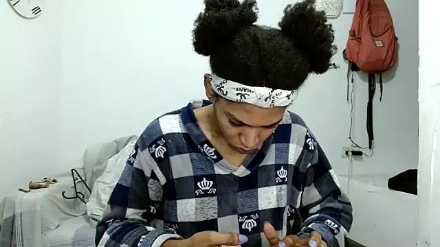 angelamarie1 online show from 11-01-25, 07:57