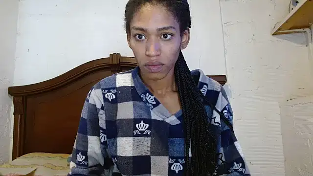 Snapshot of angelamarie1 chatting on 07-02-26, 12:33 angelamarie1 online show from 07-02-26, 12:33