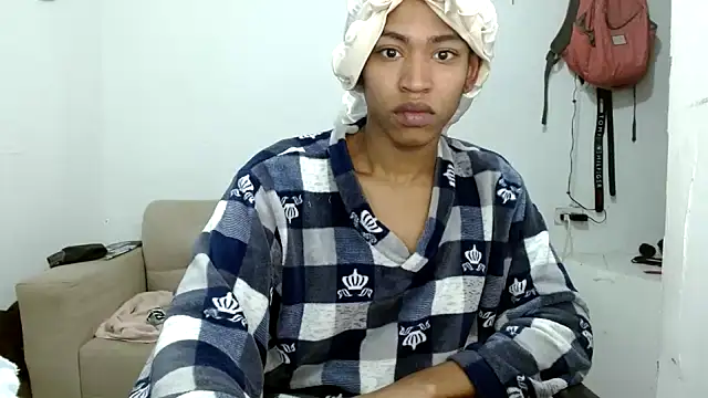 angelamarie1 online show from 12-04-25, 01:21