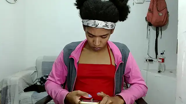 angelamarie1 online show from 10-28-25, 09:36