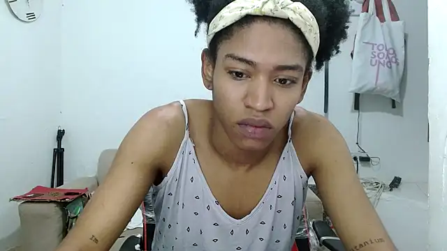 Snapshot of angelamarie1 chatting on 09-17-25, 11:23 angelamarie1 online show from 09-17-25, 11:23