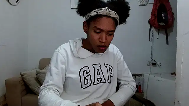 angelamarie1 online show from 02-18-26, 01:47