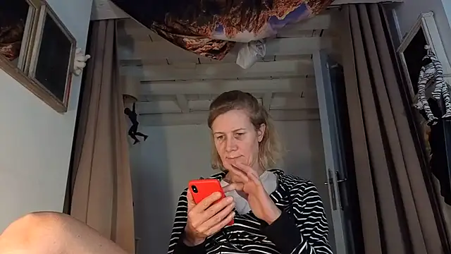 Snapshot of Lola_Belgium chatting on 06-30-26, 10:26 Lola Belgium online show from 06-30-26, 10:26