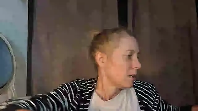 Snapshot of Lola_Belgium chatting on 06-29-26, 04:50 Lola Belgium online show from 06-29-26, 04:50
