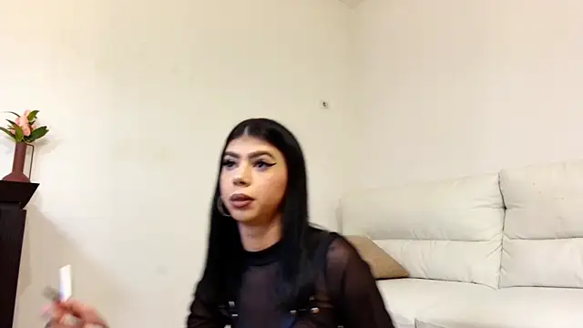 Sierra Halle online show from 10-14-25, 08:09