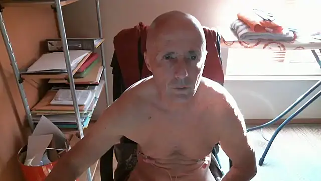 Snapshot of olibrius71 chatting on 03-22-26, 03:46 olibrius71 online show from 03-22-26, 03:46