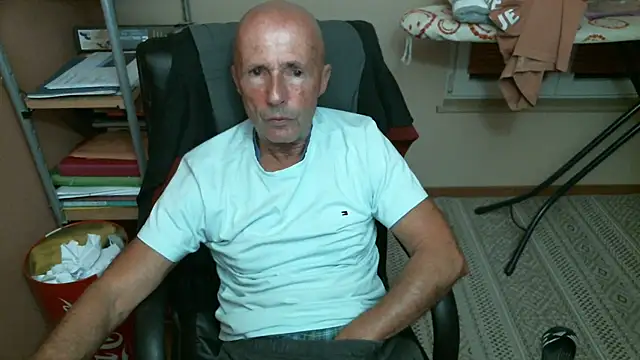 olibrius71 online show from 11-08-25, 05:38