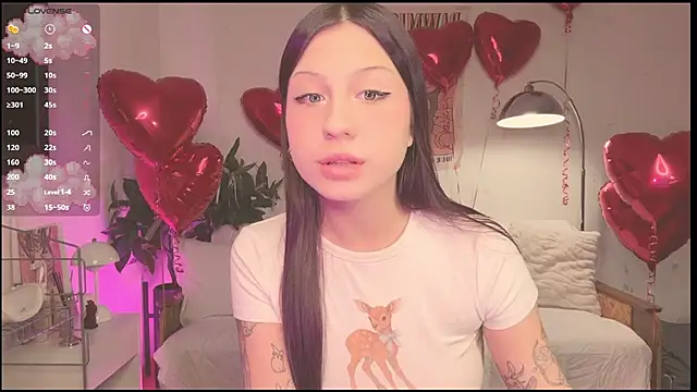 Snapshot of Mary_tiim chatting on 02-13-26, 05:24 Mary tiim online show from 02-13-26, 05:24