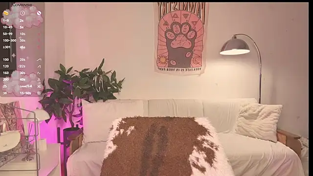 Snapshot of Mary_tiim chatting on 02-10-26, 03:44 Mary tiim online show from 02-10-26, 03:44