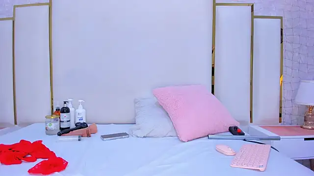 paola rodriguez online show from 11-18-25, 11:24