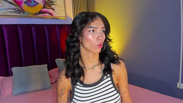 LauraAristizabal online show from 04-10-26, 12:01