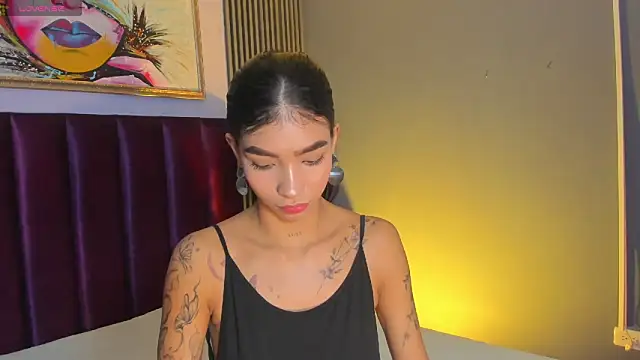 Snapshot of LauraAristizabal chatting on 06-13-26, 11:52 LauraAristizabal online show from 06-13-26, 11:52