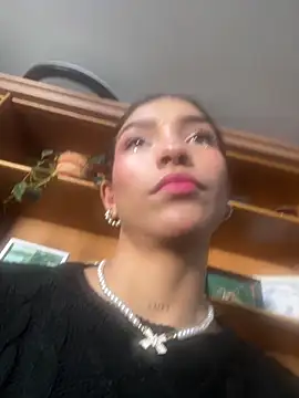 LauraAristizabal online show from 04-30-26, 12:23