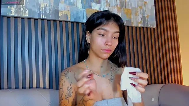 LauraAristizabal online show from 11-09-25, 12:42