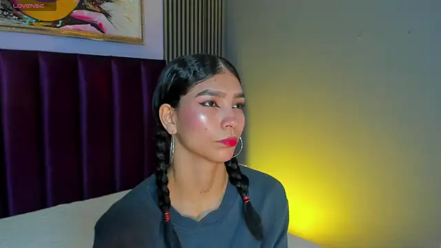 LauraAristizabal online show from 04-25-26, 12:30