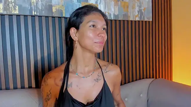 LauraAristizabal online show from 02-04-26, 12:55