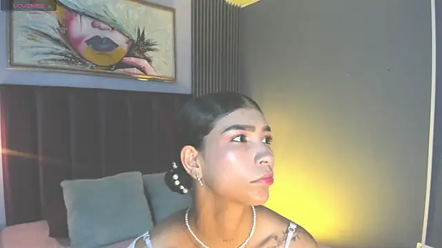 LauraAristizabal online show from 04-28-26, 12:42
