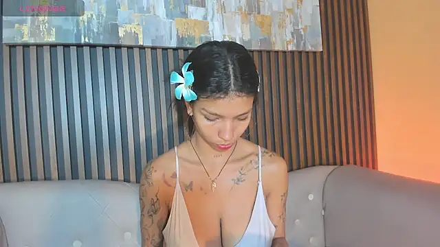 LauraAristizabal online show from 10-01-25, 12:31