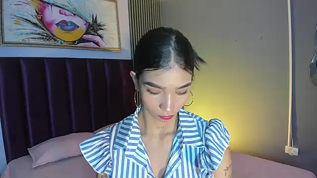 Snapshot of LauraAristizabal chatting on 07-10-26, 11:32 LauraAristizabal online show from 07-10-26, 11:32