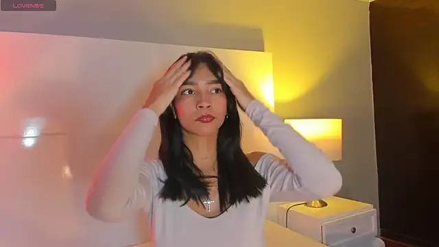 LauraAristizabal online show from 02-22-26, 01:02