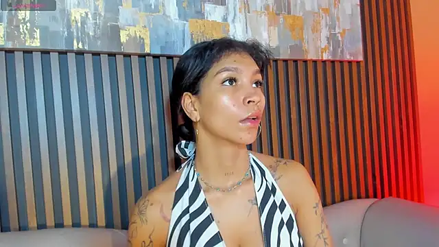 LauraAristizabal online show from 12-05-25, 12:37