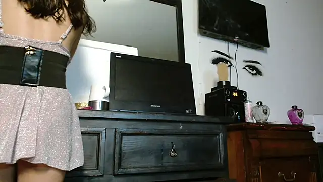 MINI Petite online show from 11-10-25, 01:54