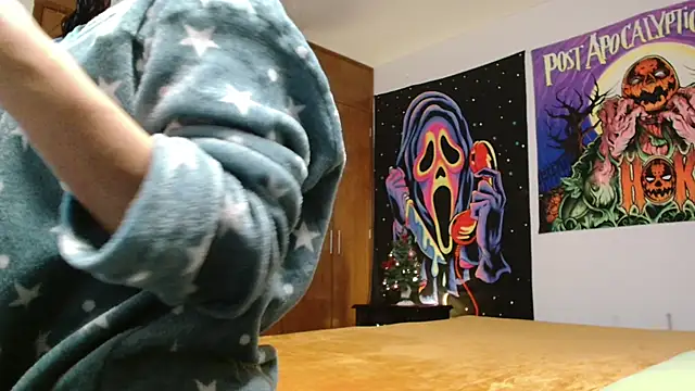 MINI Petite online show from 12-15-25, 05:46