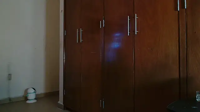 MINI Petite online show from 04-16-26, 02:23