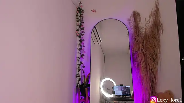 Lexy lore1 online show from 12-22-25, 07:30