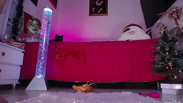 miaa-lee online show from 12-18-25, 04:39