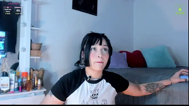 miaa-lee online show from 11-04-25, 04:05