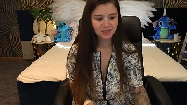 AmellyMilly online show from 10-19-25, 05:32