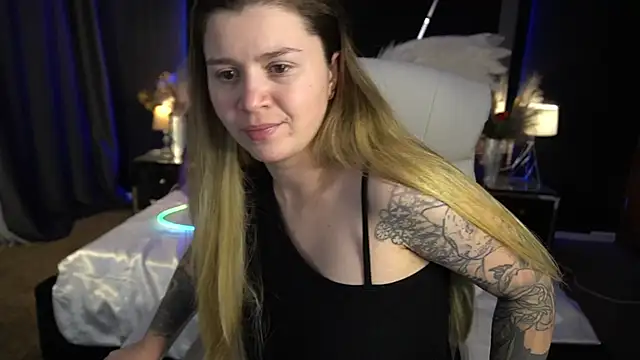 Snapshot of AmellyMilly chatting on 01-17-26, 01:37 AmellyMilly online show from 01-17-26, 01:37