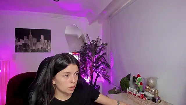 Meghan320 online show from 12-19-25, 11:34