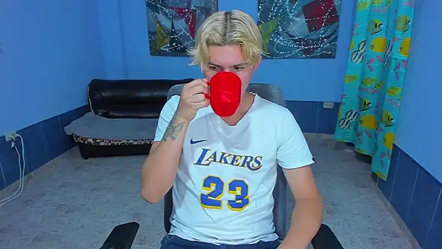 patrik 027 online show from 10-26-25, 05:46