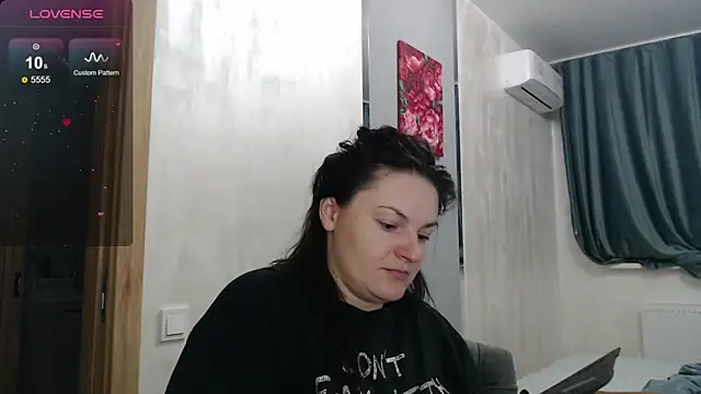 Stacy Davice online show from 10-14-25, 07:03