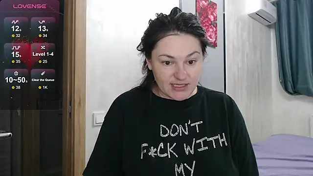 Stacy Davice online show from 10-18-25, 05:15